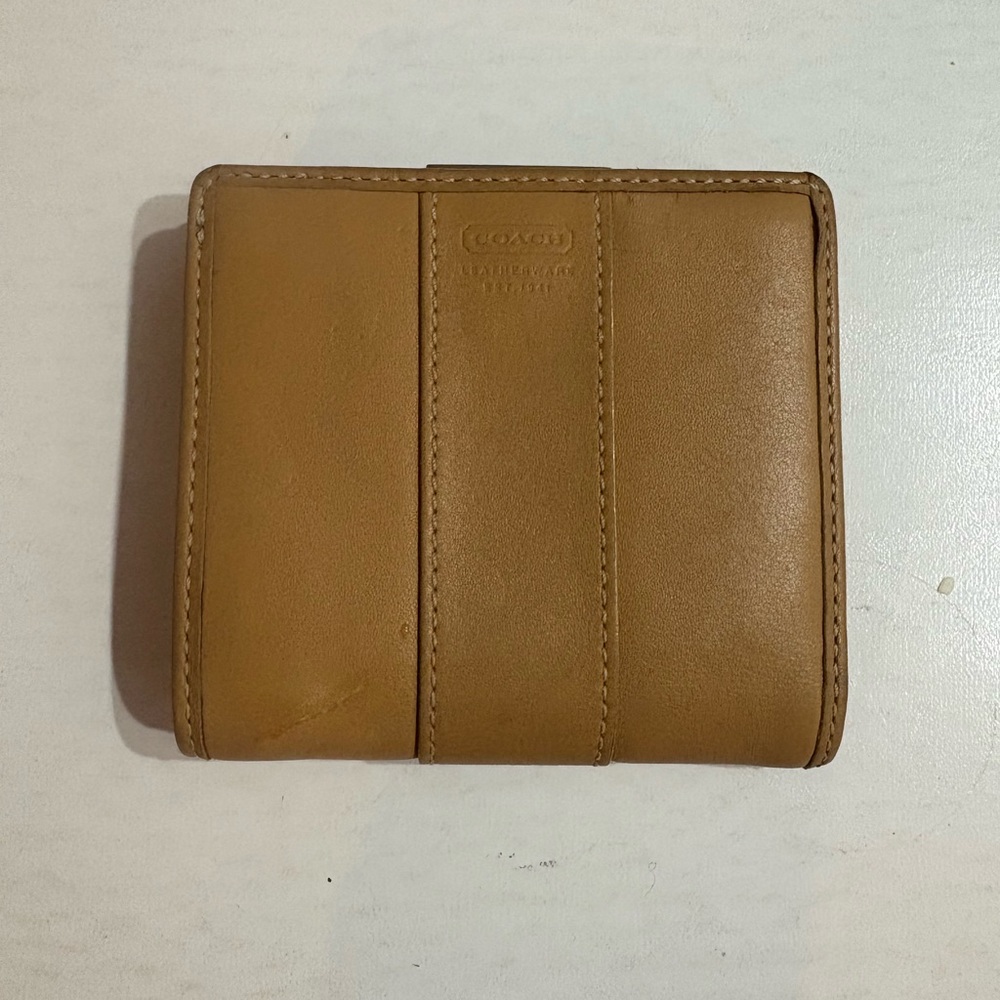 Vintage Rare-Limited Edition-Coach Kiss-lock Leather Wallet